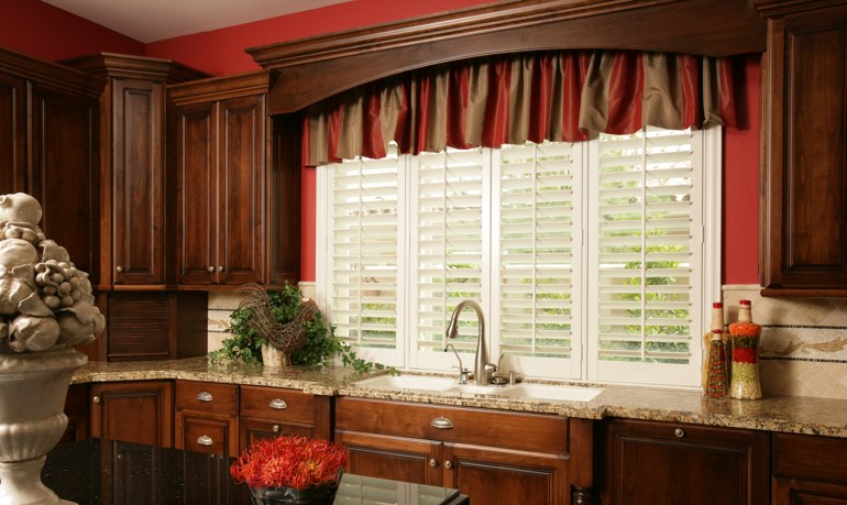 Phoenix kitchen shutter and cornice valance